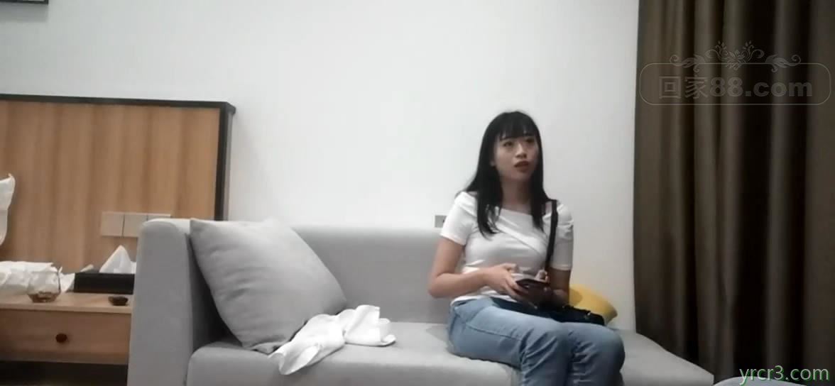土豪约妹酒店偷拍逼毛浓密性感【13P】