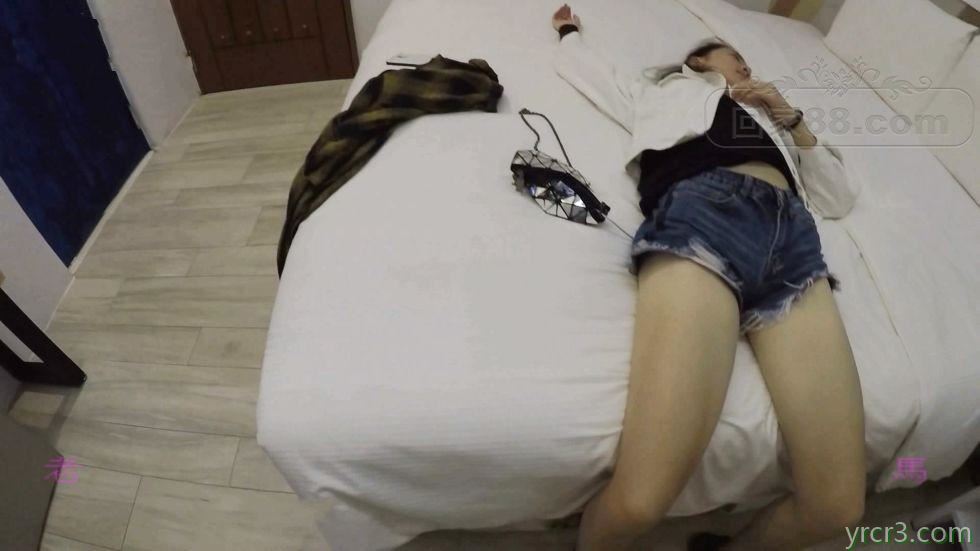 把暗恋已久的高挑170CM大学美女灌醉【10P】