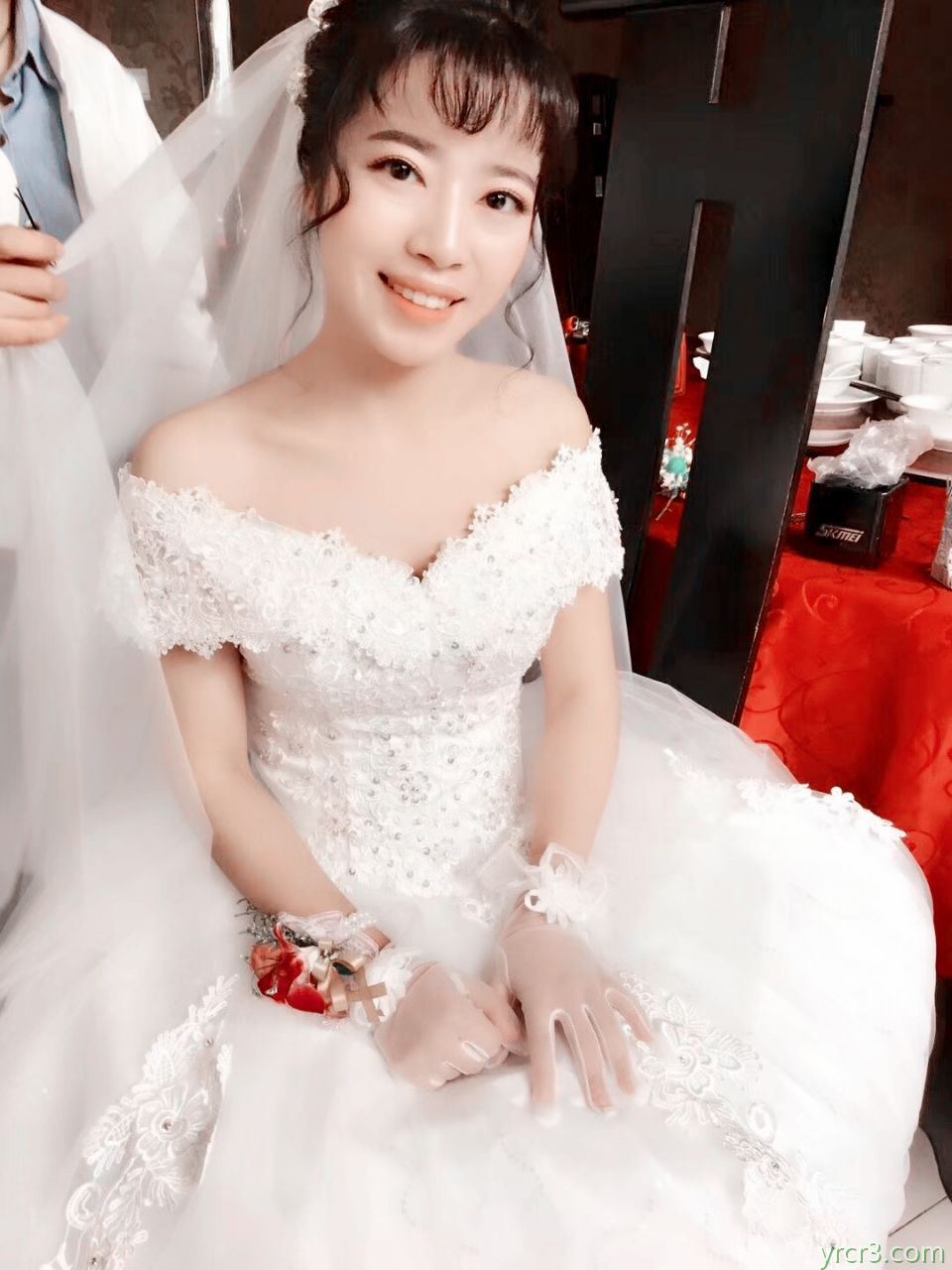 新婚少妇野马难寻架架架骚的不得了【14P】