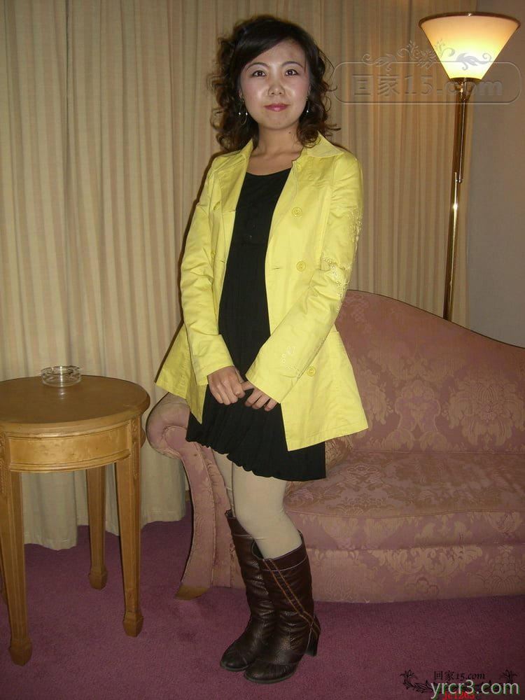 好不容易从老板的电脑里弄到的小三爱爱自拍【20P】