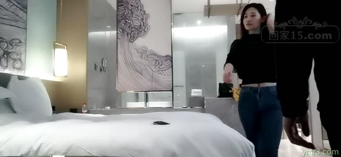 屌哥和老王酒店约炮极品外围兼职空姐路虎妹【10P】