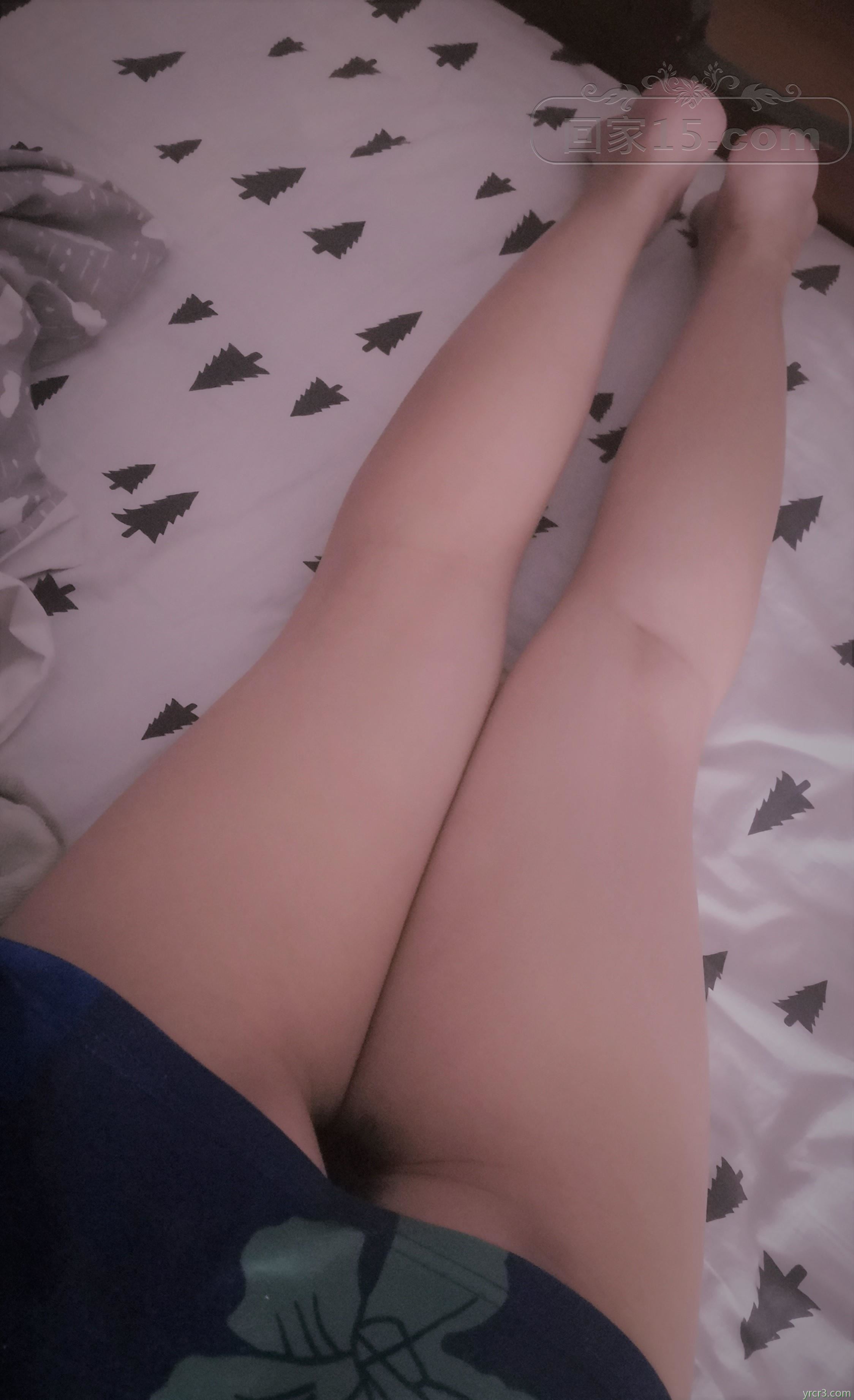 真实！我的情人。很纯的美眉上床后很骚，让大家见识一下没有比这活更好的了！美腿翘臀！