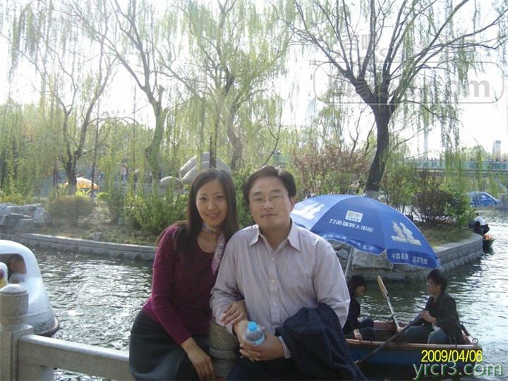 超漂亮超有气质的美女喜欢玩3P，生活照露脸火爆流出【26P】