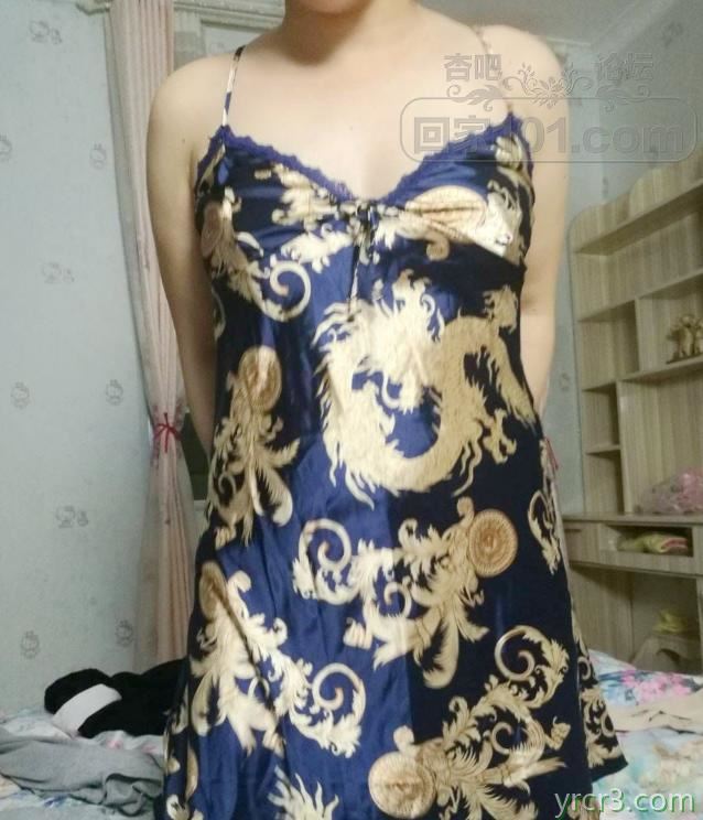 最近喜欢和良家少妇玩玩，她自己说头一次去吃别的男人鸡巴【18P】