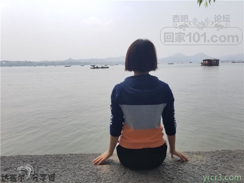刚步入社会的小女孩　还是那么的羞涩　放不开　捂着脸给我口交　【15P】
