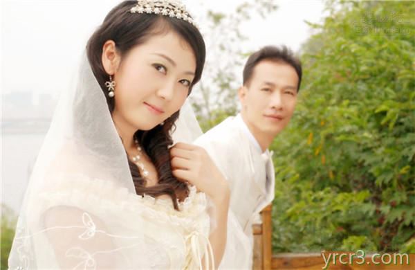 真实新婚夫妻自拍女的身材不错可以联系换妻　【24P】