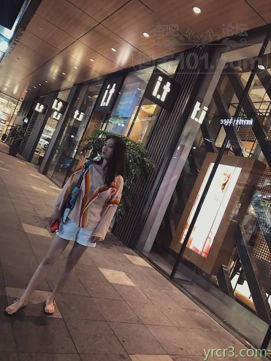让我着迷的女人　在外温柔贤淑　在家淫乱放荡　真是个极品　【10P】