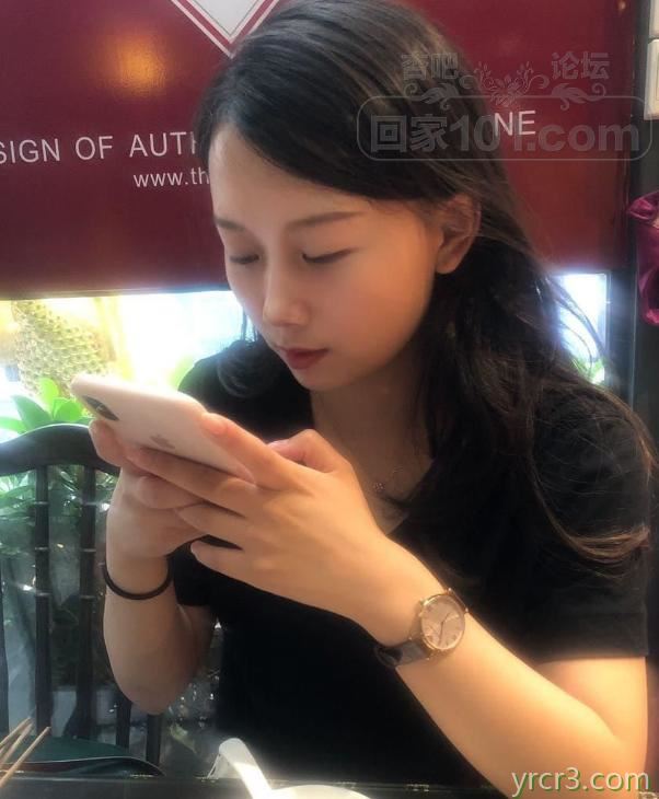 老同学路过本市我特意看望，时间太晚就睡在哪里了【10P】