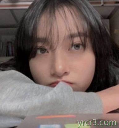 网传峨眉山职业技术学院校花侯慧琳给富二代男友口交视频流出1.png