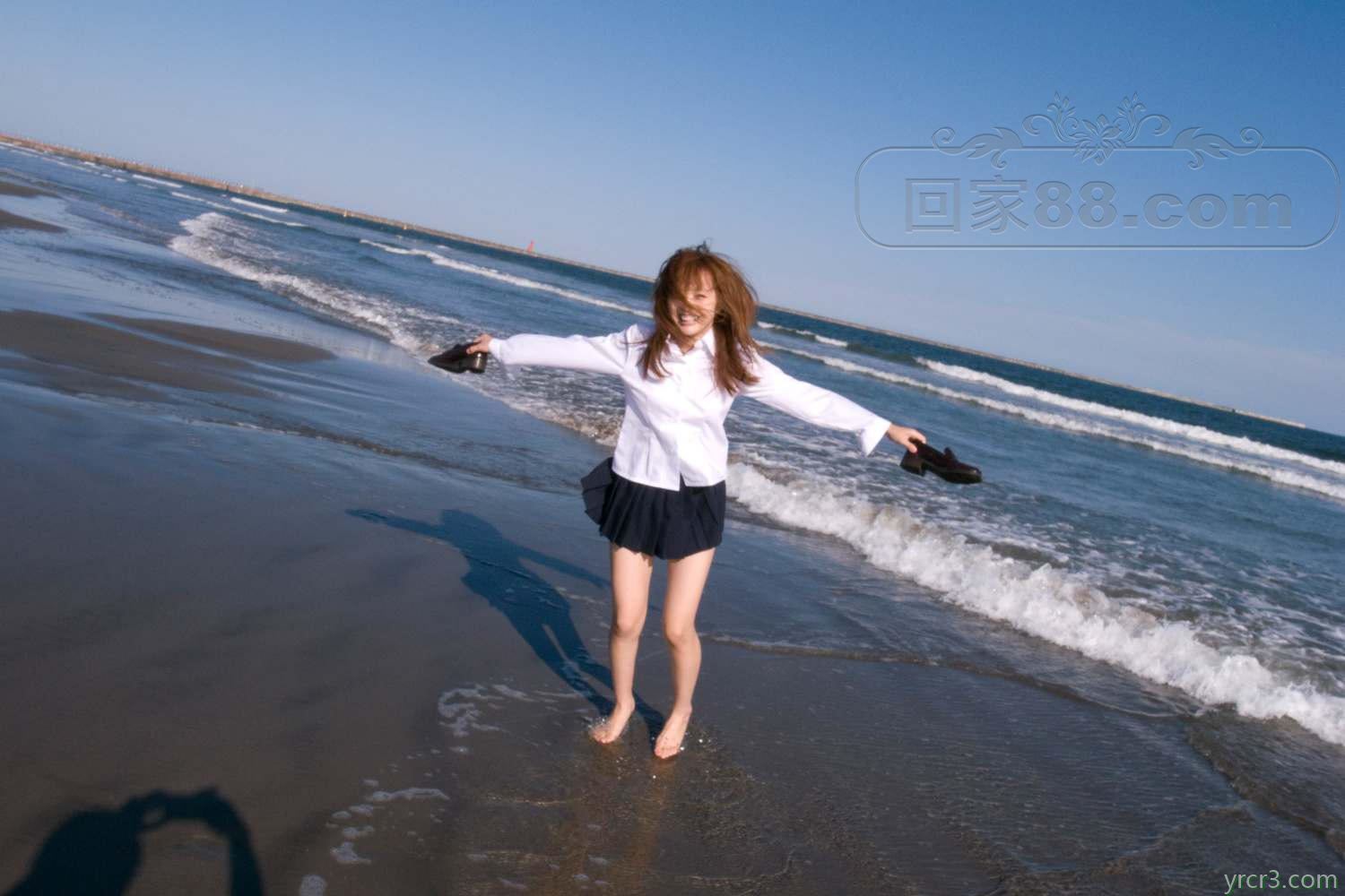 【双节】小骚货海边戏水可爱调皮的不行【15P】