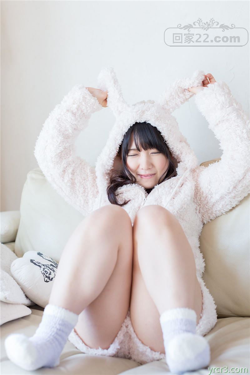 这样一个清纯的爱吃棒棒糖的啦啦队小美女真好看【50P】