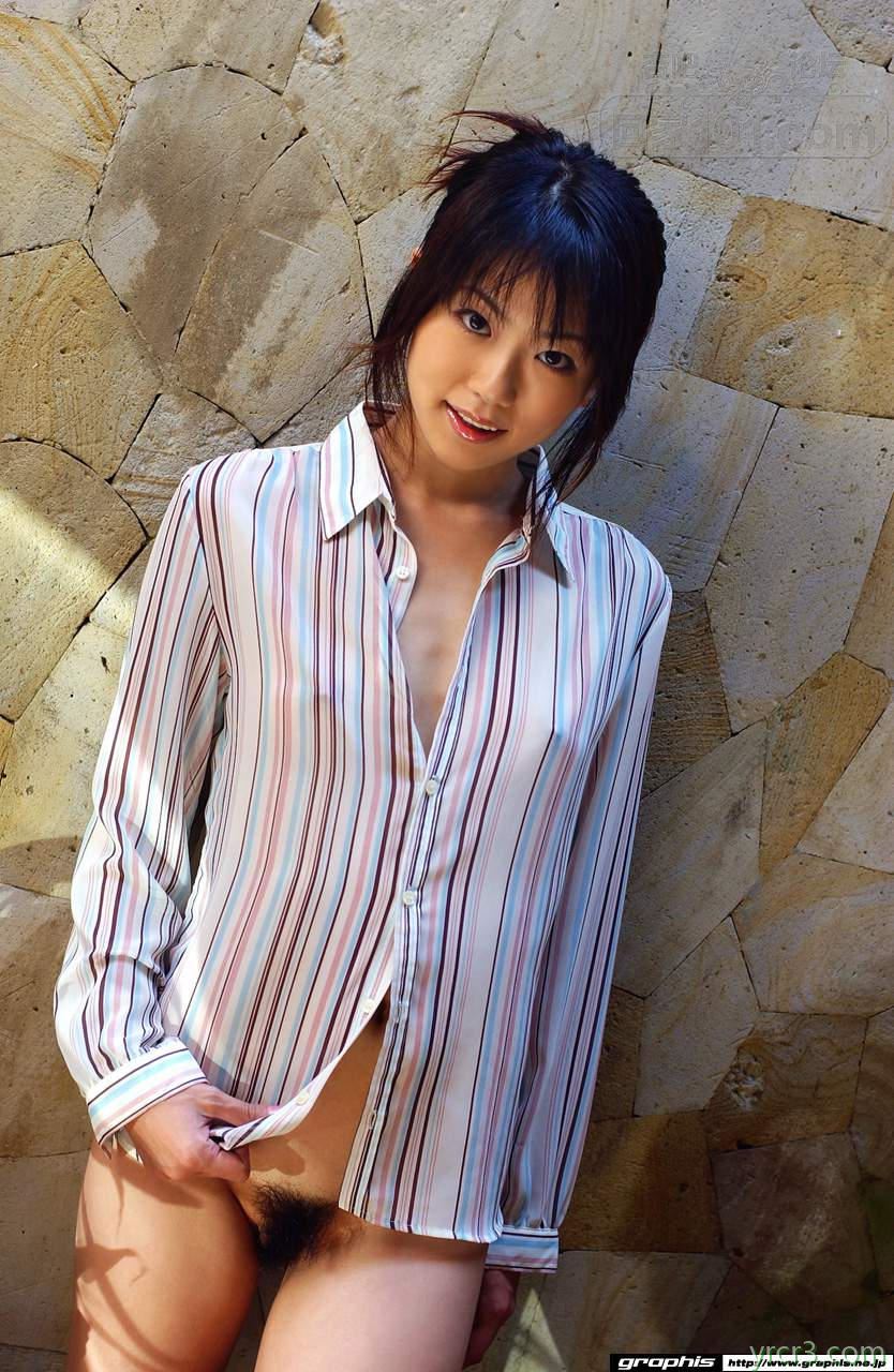 白色长袖衫甜美少女户外沐浴湿身坚挺玉乳窗前卖骚【25P】