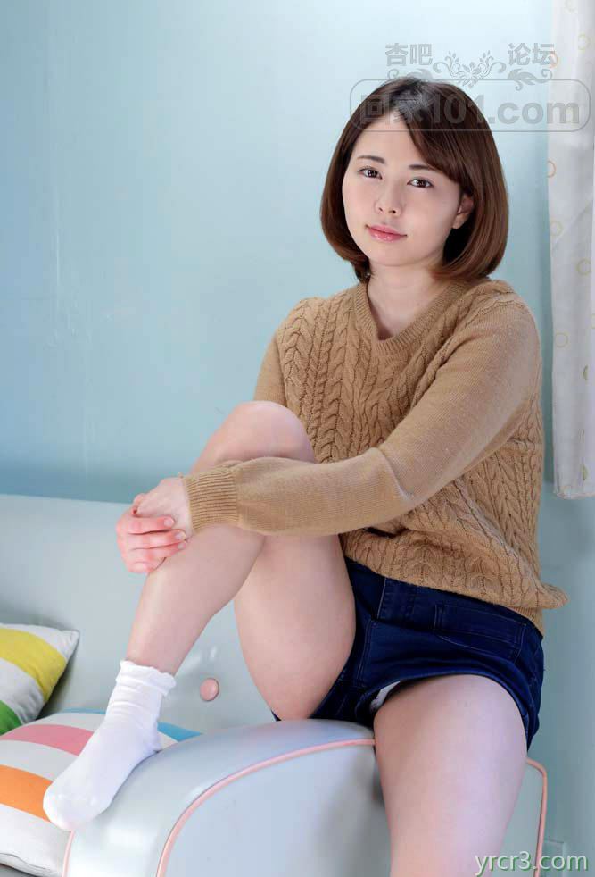脸蛋漂亮、皮肤白皙、鲍鱼粉嫩的日本年轻姑娘【32P】