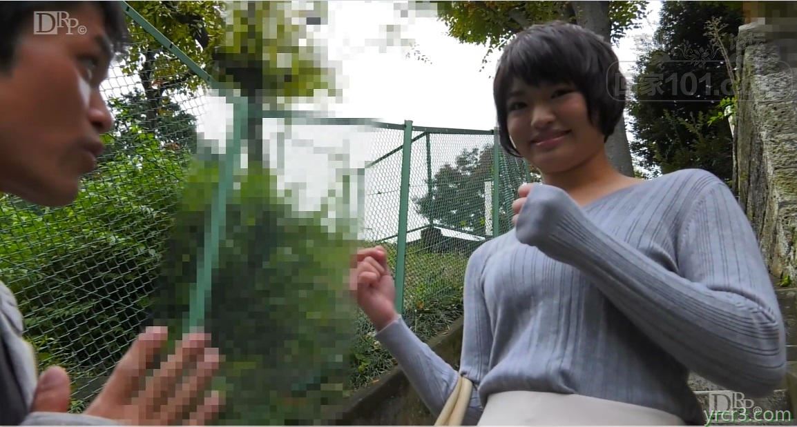 短发少妇路上被男人搭讪室内调教后弄到床上爆操【25P】