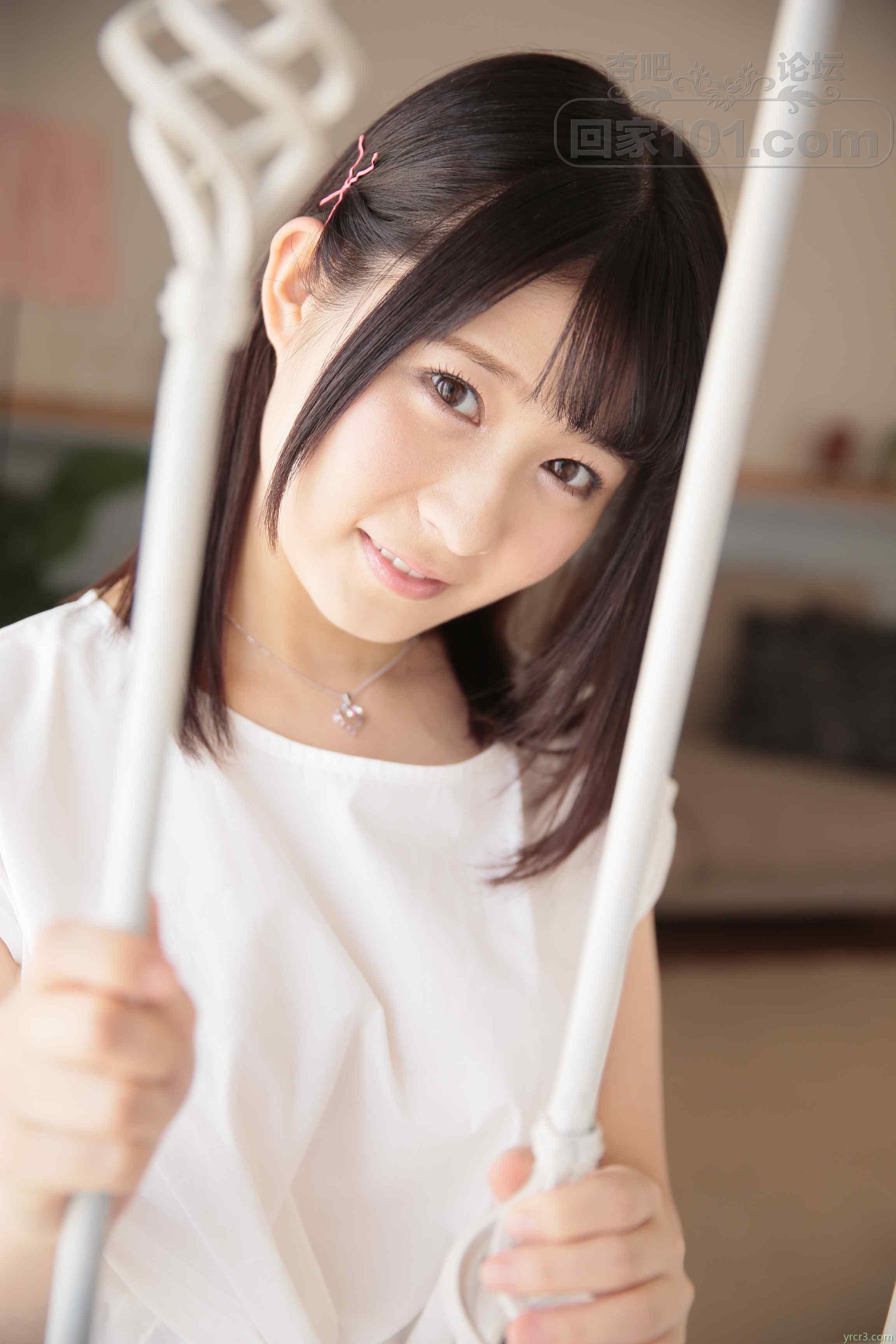 颜值称霸无需奶子很大　这小模样招鸡巴　【20P】