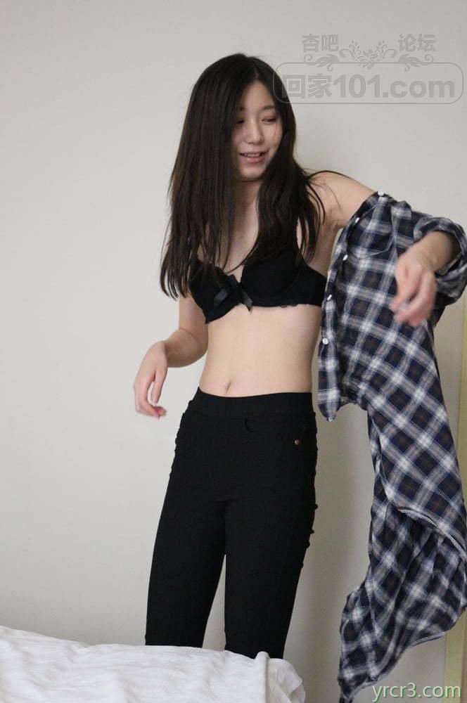 高高瘦瘦,清清纯纯的学妹　掰开嫩穴变成风骚浪妹　【28P】