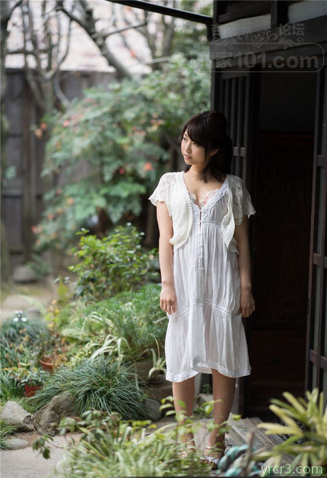 小嫩女羞答答的给你们看着她那诱人的胴体【34P】