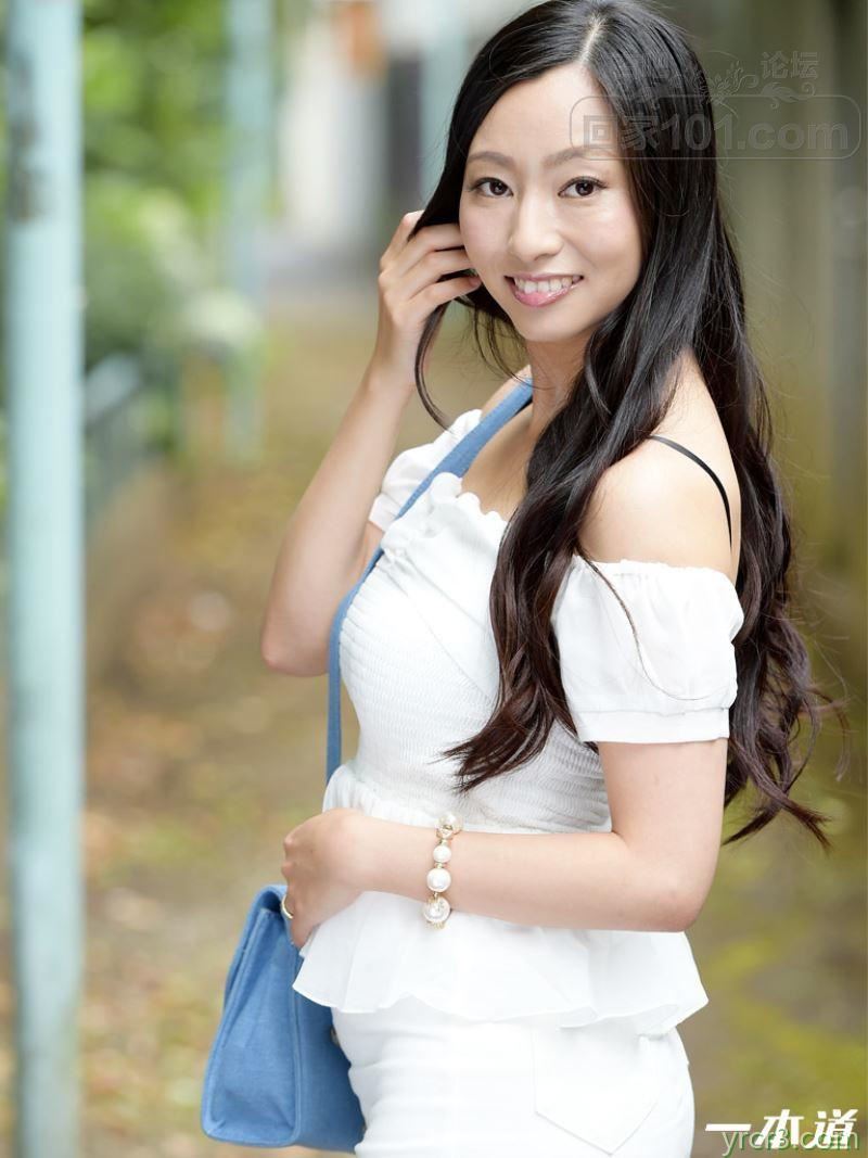 端庄的居家人妻不为人知的一面~勾搭两个壮青年玩3P~【33P】