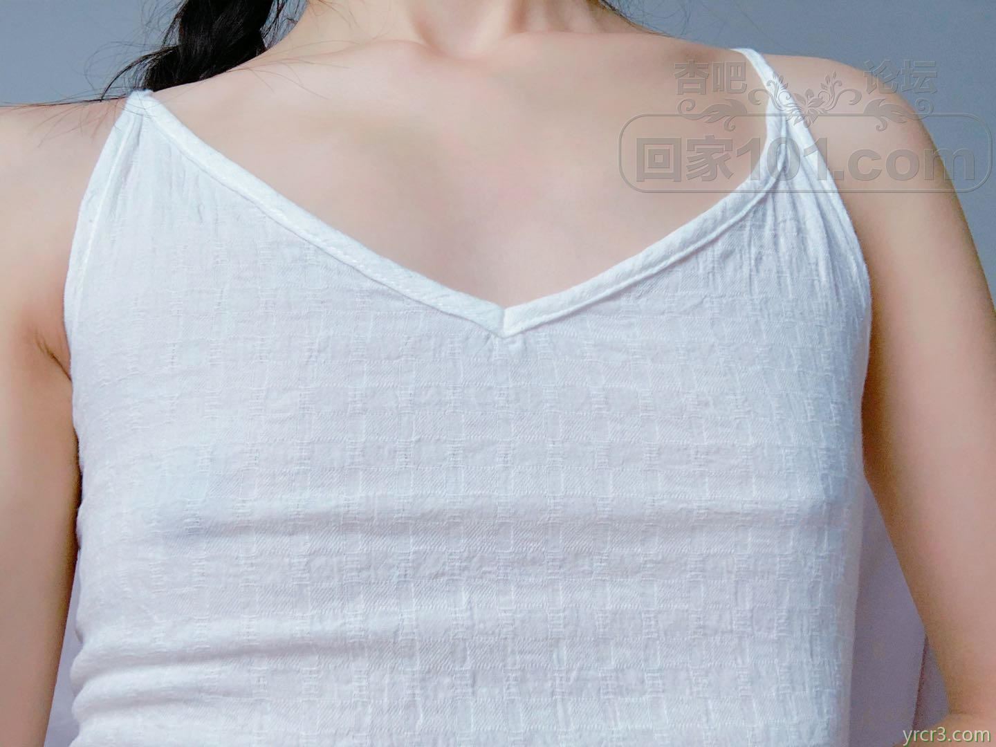 超高分小姐姐樱桃豆，白色吊带的诱惑，真美【15P】