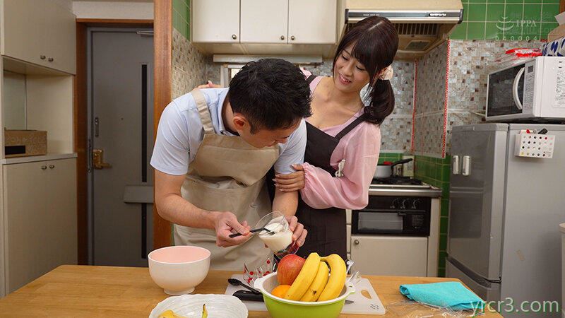 限定男性的一对一料理教室的老师是美女巨乳【20P】