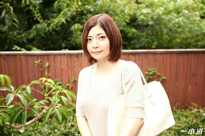 短发美少妇周末做客男网友家中酒足饭饱互摸插穴【20P】