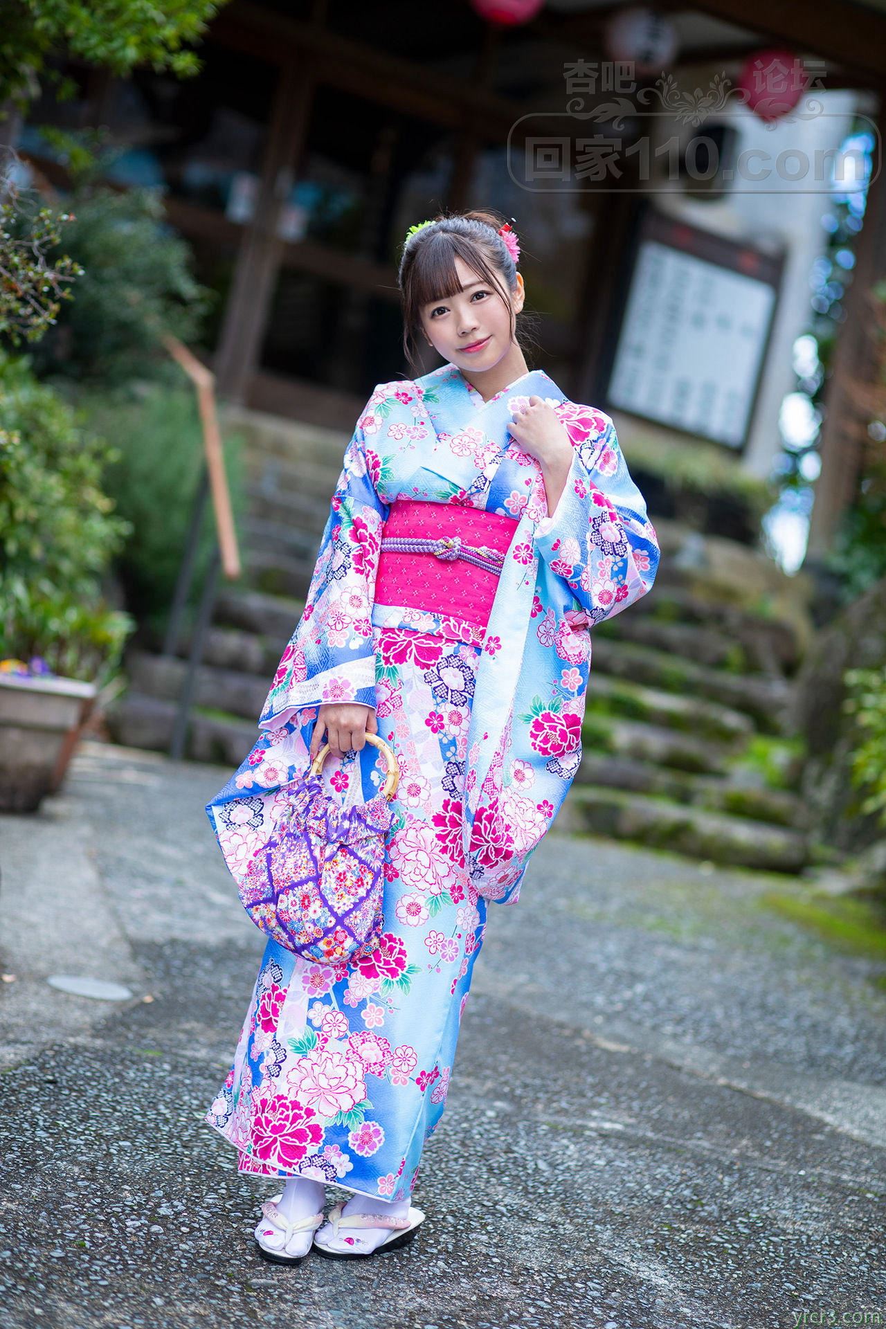 甜美的脸蛋、淡淡的屄毛、鼓鼓的乳房，日本和服妹子羽关超大尺度人体写真【49P】