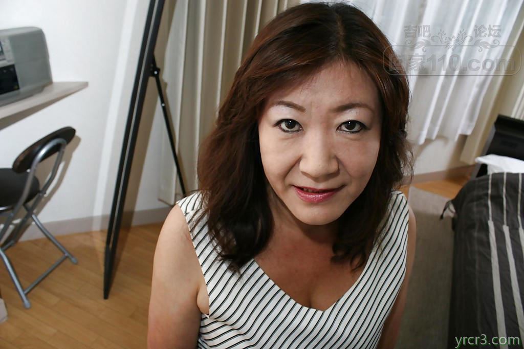 看着长相很好的熟女没有想到逼毛很多【16P】