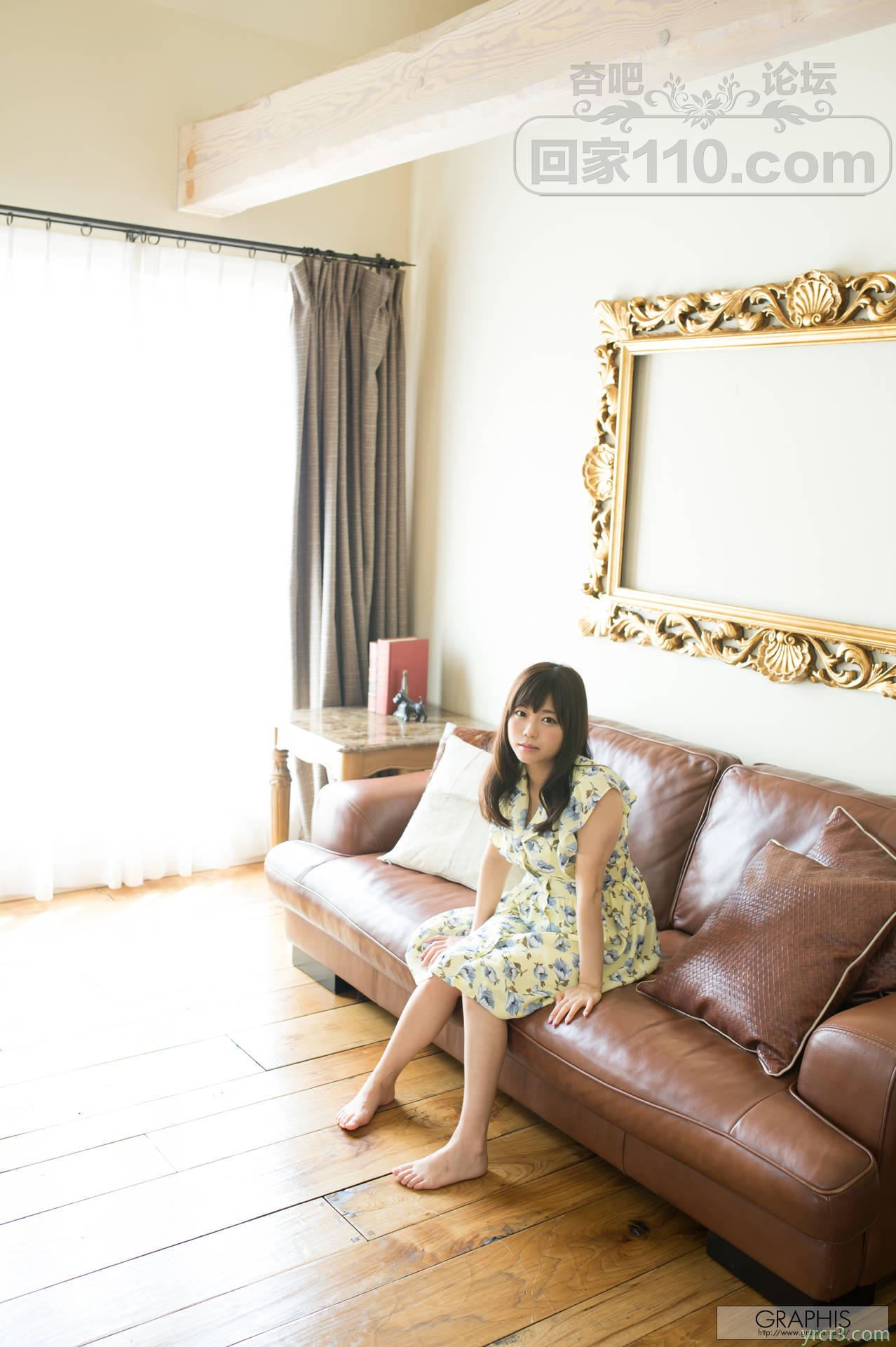 花色连衣裙长发清纯少女居家卧室脱下衣物放浪【25P】