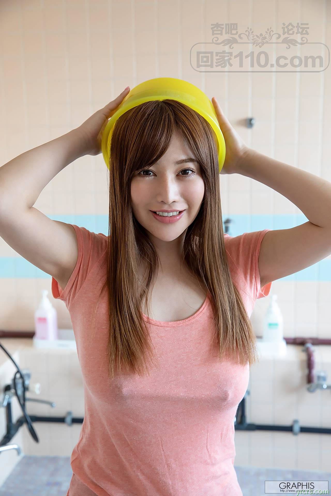 牛仔短裤粉红背心长发美女清洁员打扫完毕露出卖骚【31P】