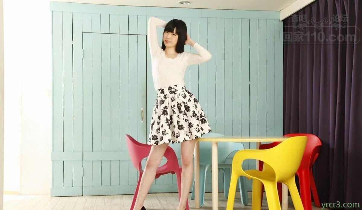 高个子姑娘激情性爱 一下子还找了两个男伴一起开操【20P】
