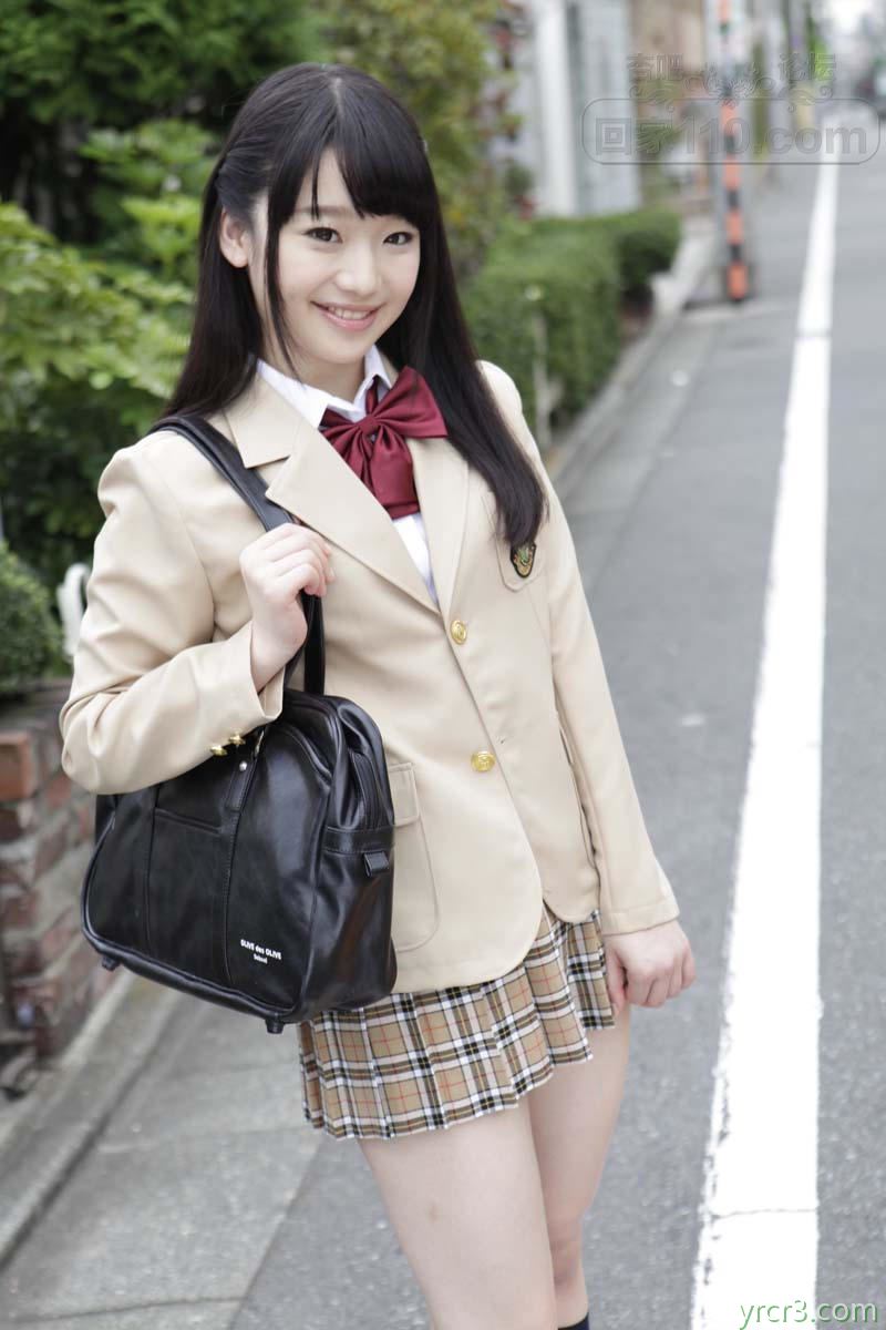 娇小的亚洲女学生姬川尤娜被玩弄和性交【20P】