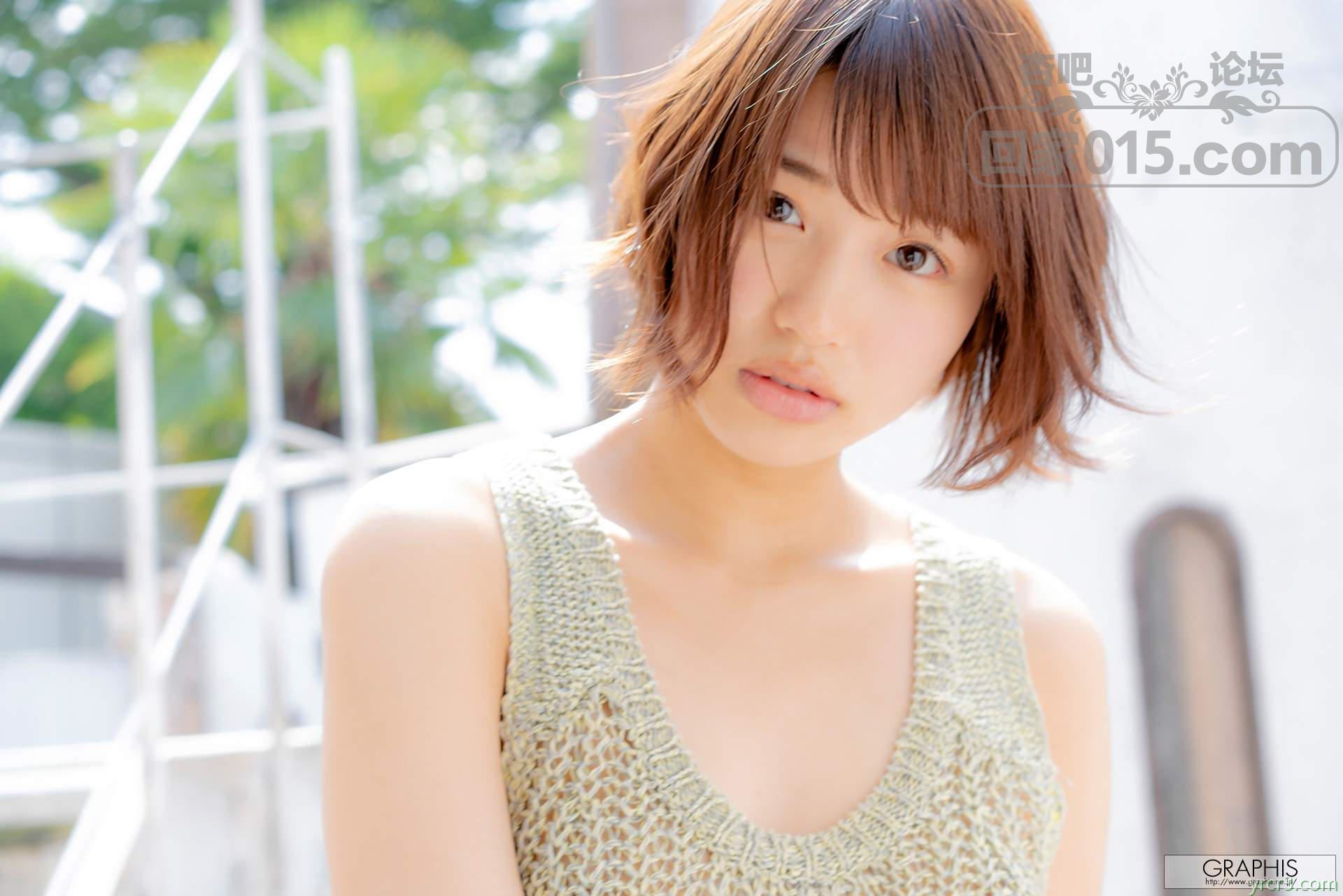 灰色短裙短发小清新美少女浴缸里面露出【16P】