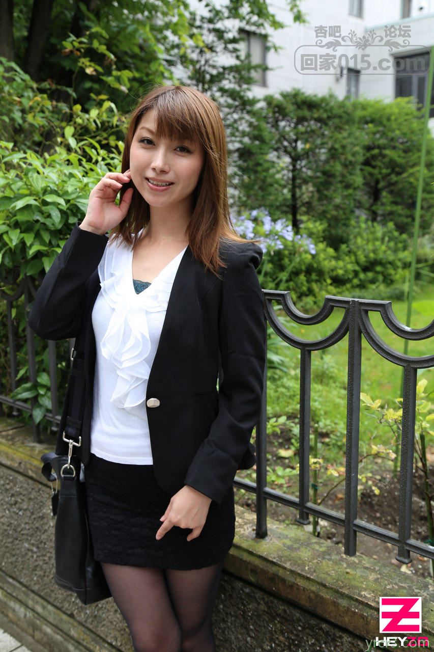 黑色制服美女保险推销员约会客户枕营业拿下【20P】