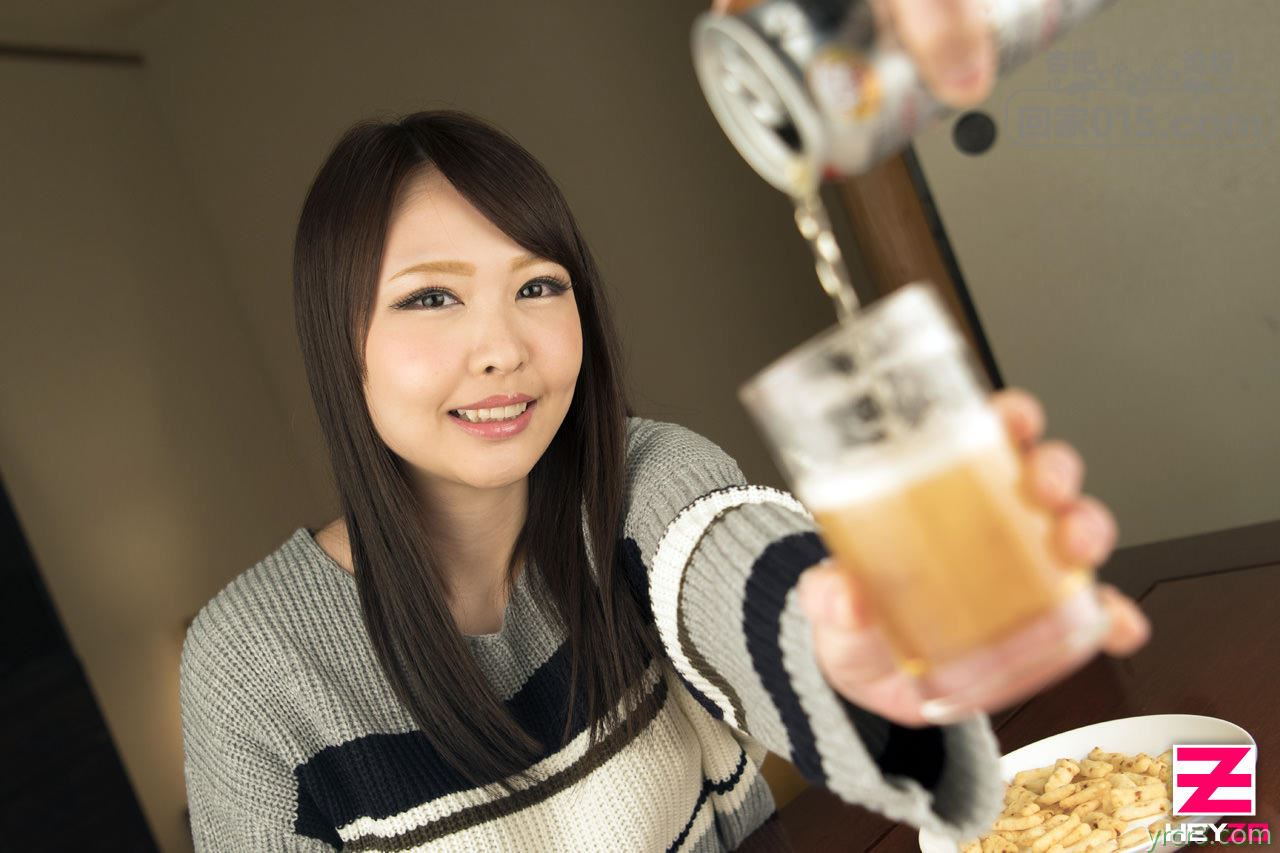 长发美女聚会中酒后乱性被男同事用大鸡巴满足【21P】