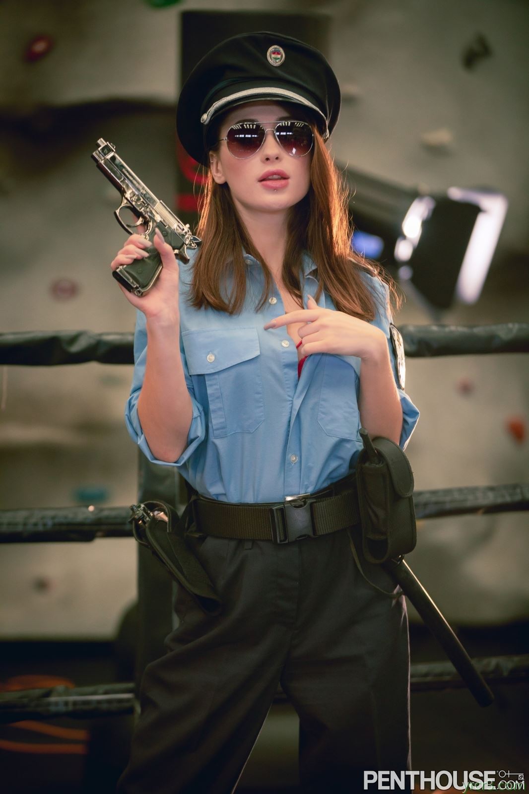 俄罗斯美女警察智取小偷 Penthouse